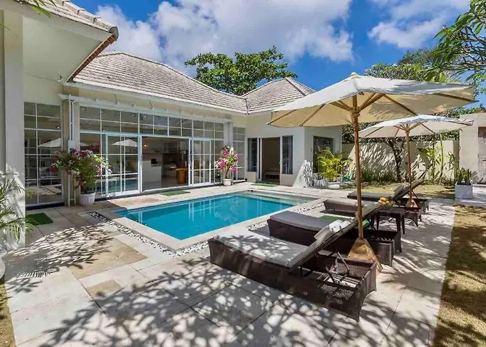 Spacious 2bdr Walking Eat&shop Street Villa Seminyak